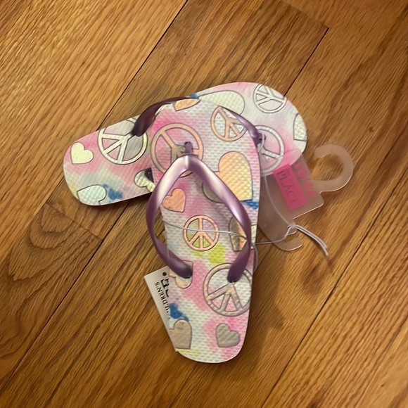 The Children Place peace sign flip flops, size 10/11, color purple - Picture 5 of 15